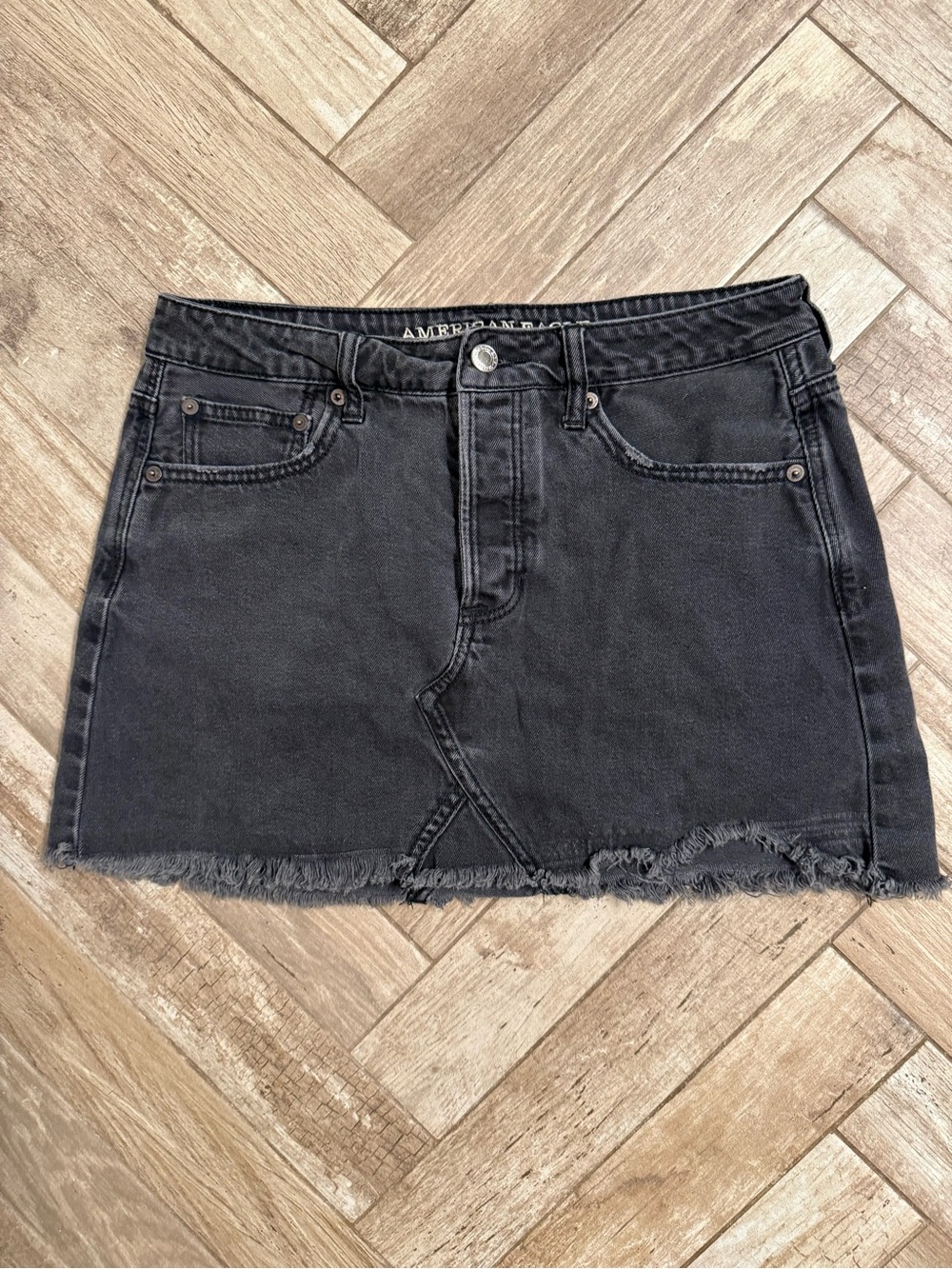 American eagle distressed charcoal jean skirt size 8